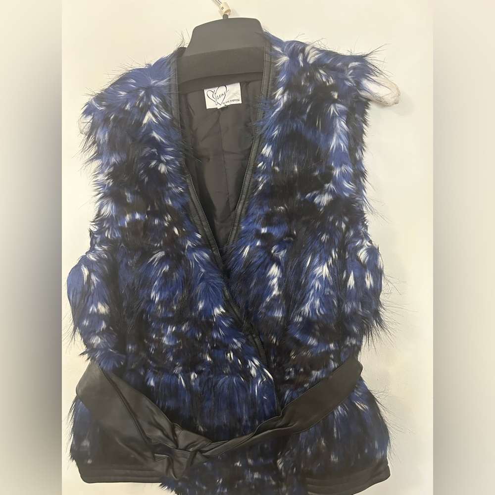 Stylish Blue Faux Fur Vest